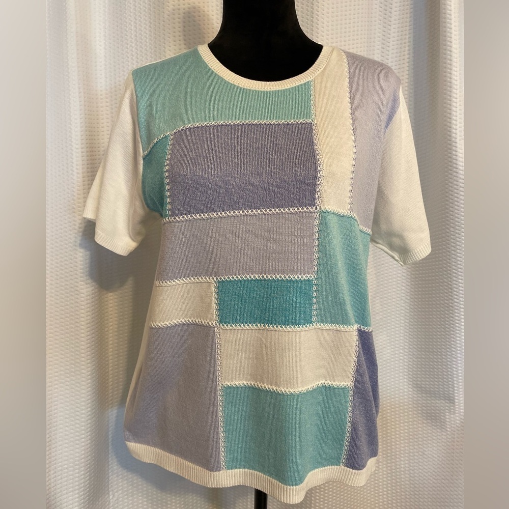 Alfred Dunner white & pastel patchwork design short sleeve sweater size medium